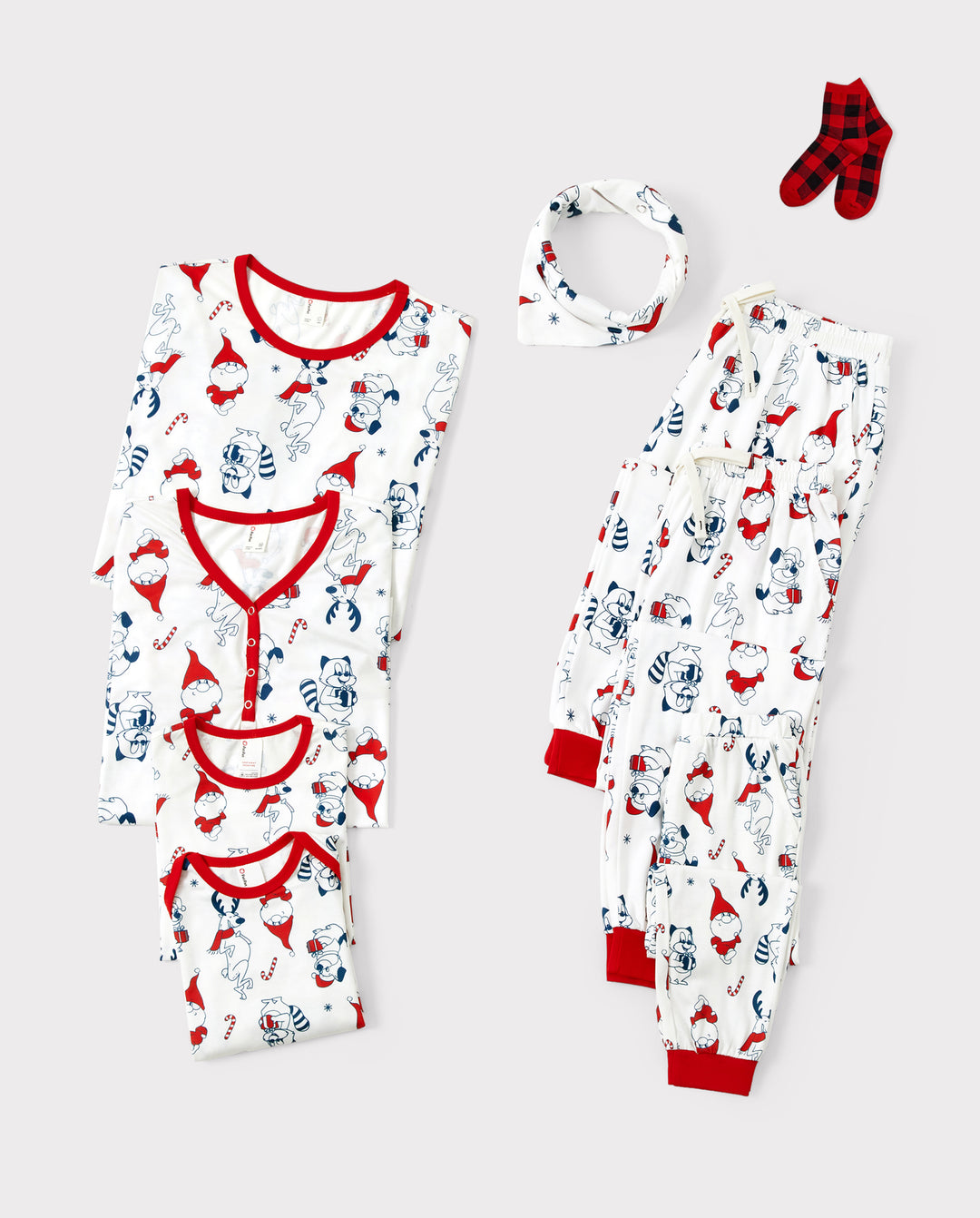Ensemble pyjama de Noël assorti pour toute la famille, imprimé Père Noël et chiens, avec chaussettes de Noël blanches