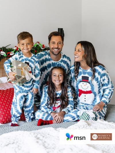 Ensemble pyjama de Noël assorti pour toute la famille, imprimé bonhomme de neige tie-dye bleu avec chaussettes de Noël bleu foncé