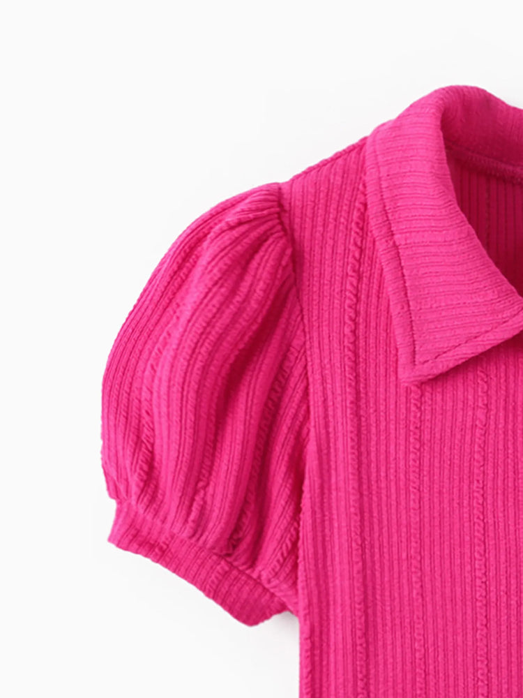 Conjunto de 2 piezas de Barbie para niña pequeña con top con mangas abullonadas y estampado del alfabeto y falda con estampado del logotipo Roseo