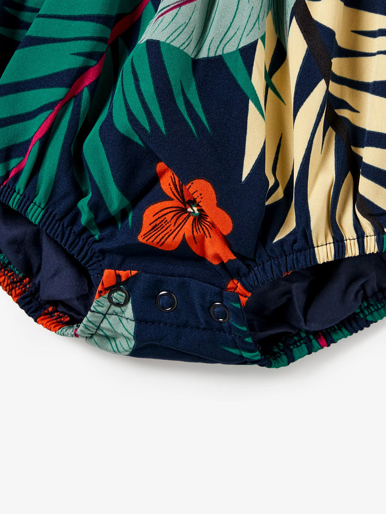 Ensembles familiaux assortis T-shirt noir à empiècements floraux et robe à bretelles à col en V avec bouton-pression caché Bleu foncé