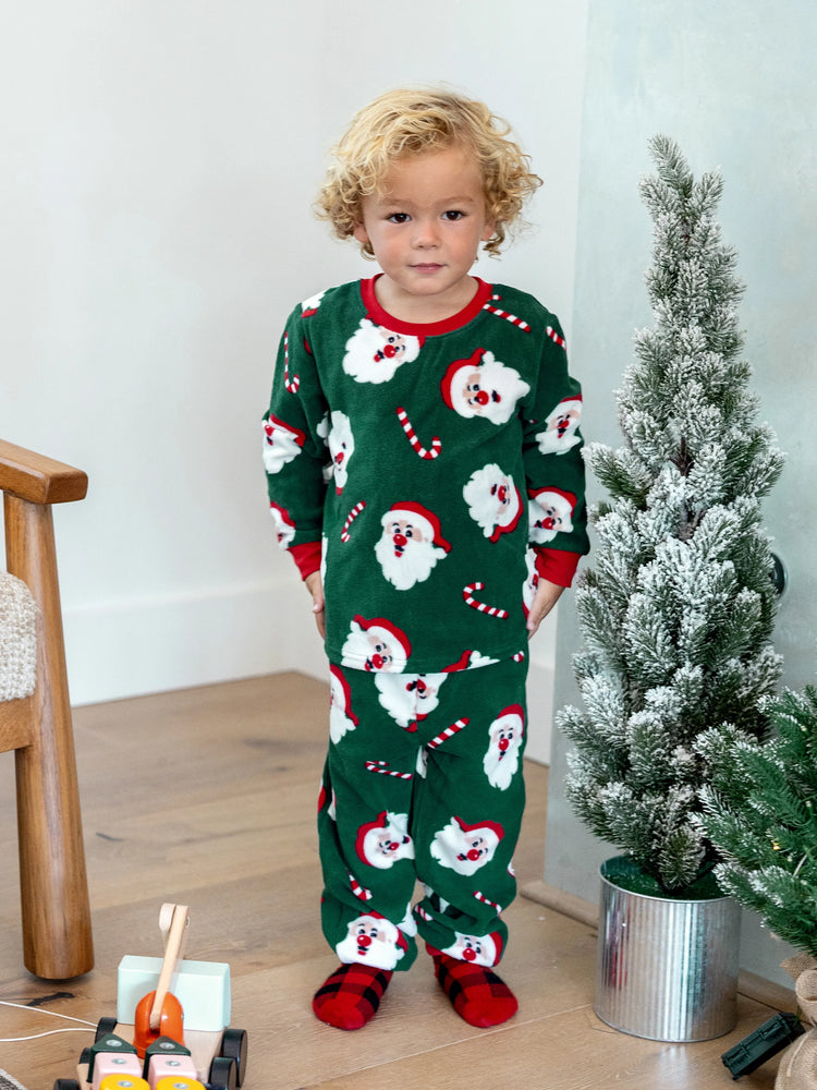 Ensemble de pyjama familial assorti de Noël en polaire, imprimé Père Noël et canne à sucre, avec chaussettes de Noël, vert foncé