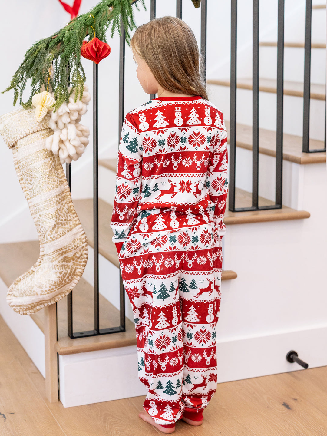 Pijamas navideños familiares a juego con estampado Fair Isle, rojo y blanco