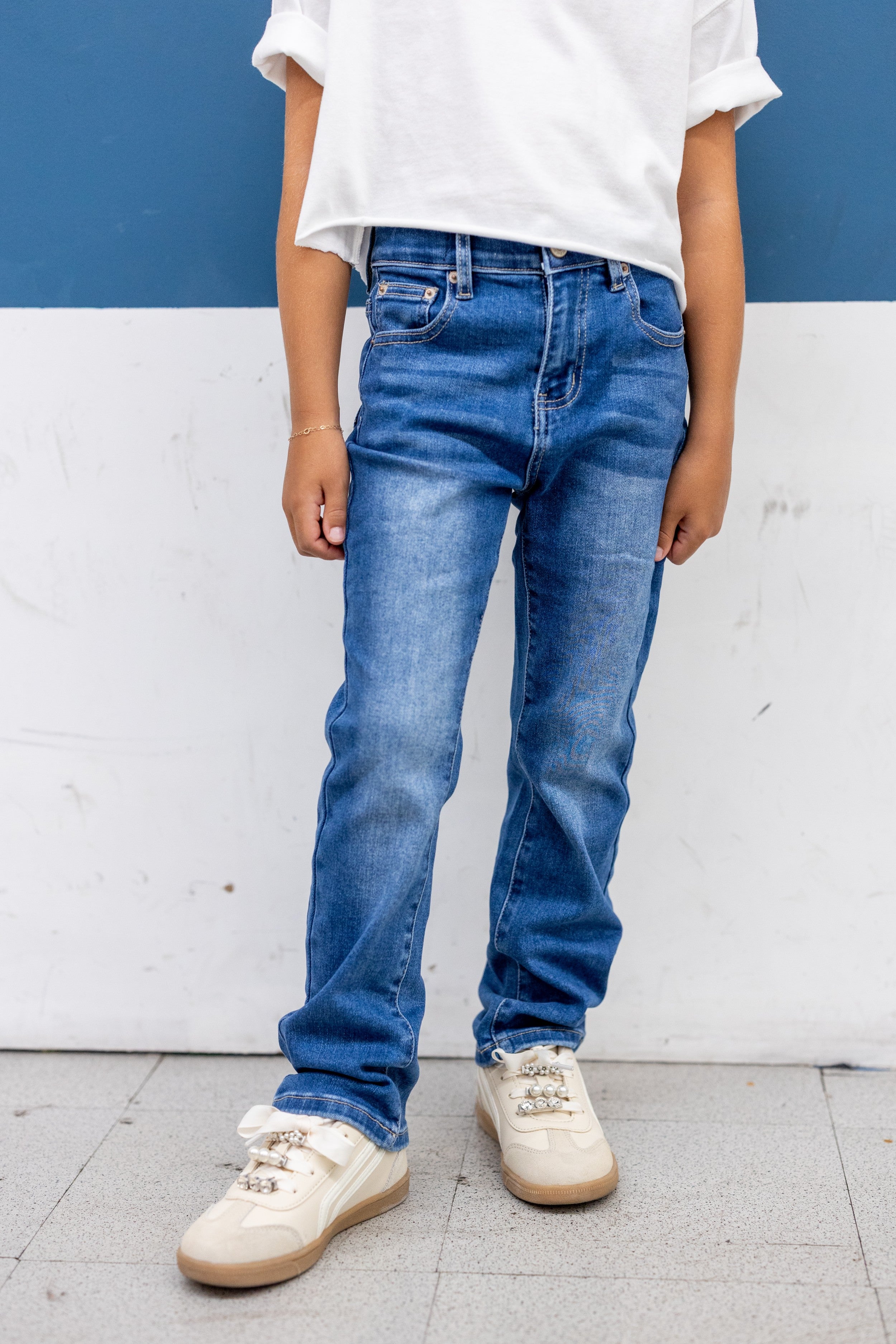 La robe denim extensible col boutonné | Contemporaine | Estivales La robe denim extensible col boutonné | Contemporaine | Estivales