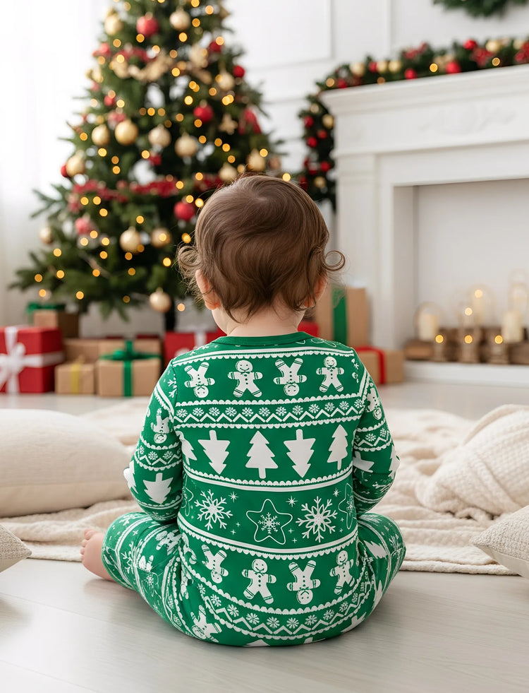 Christmas Matching Family Pajamas Set Gingerbread Man and Snowflake Pattern Long-sleeve Green PJS with Christmas Socks Dark Green
