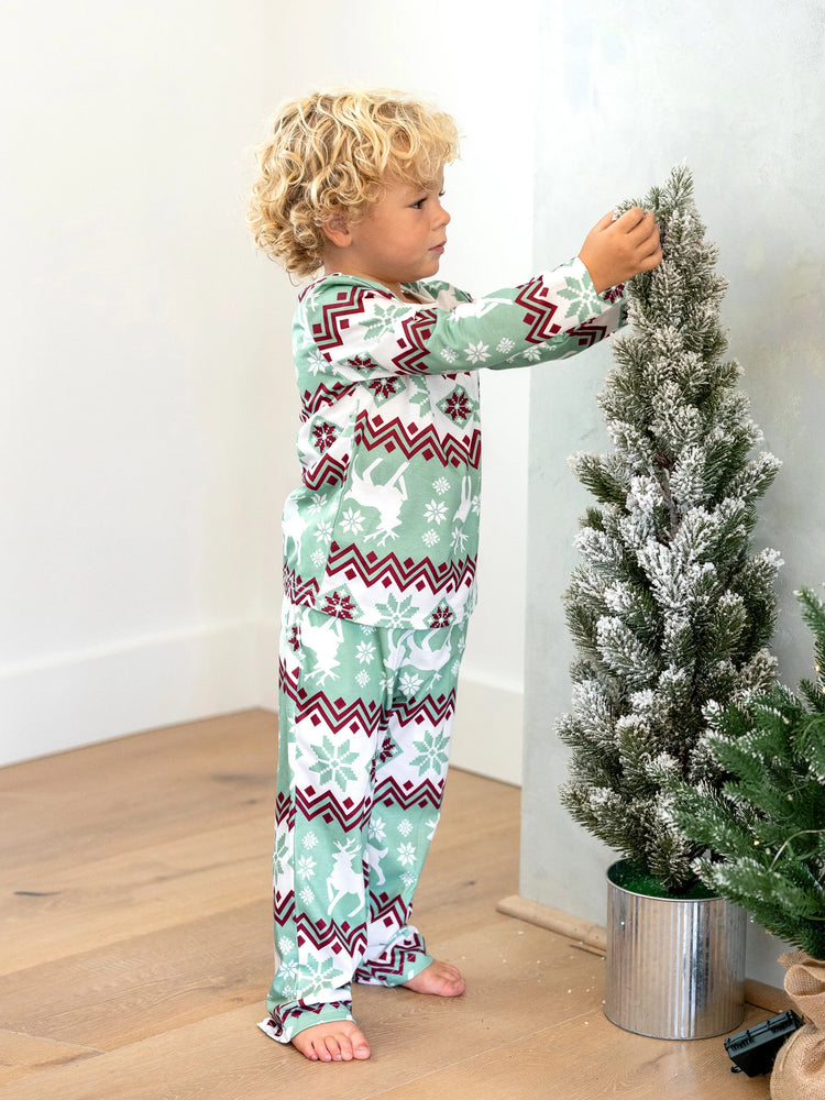 Ensemble pyjama de Noël assorti pour toute la famille, imprimé esprit de Noël et flocons de neige, avec chaussettes de Noël, vert pâle
