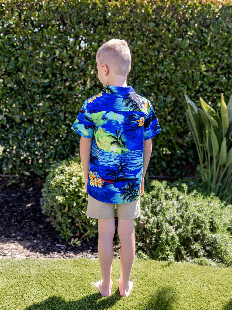 Tenues hawaïennes familiales assorties, chemise/robe à imprimé palmier bleu tropical, ensemble de tenues coordonnées pour les vacances à la plage d'été, bleu