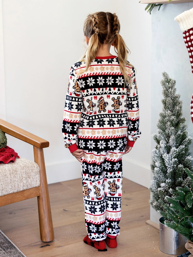 Ensemble pyjama de Noël assorti en polaire pour toute la famille, imprimé pain d'épices et flocons de neige, avec chaussettes de Noël rouges