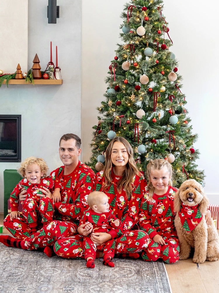 Weihnachten Passendes Familienpyjama-Set Weihnachtsmann und Weihnachtsbaum Print Rot PJS mit Weihnachtssocken rot