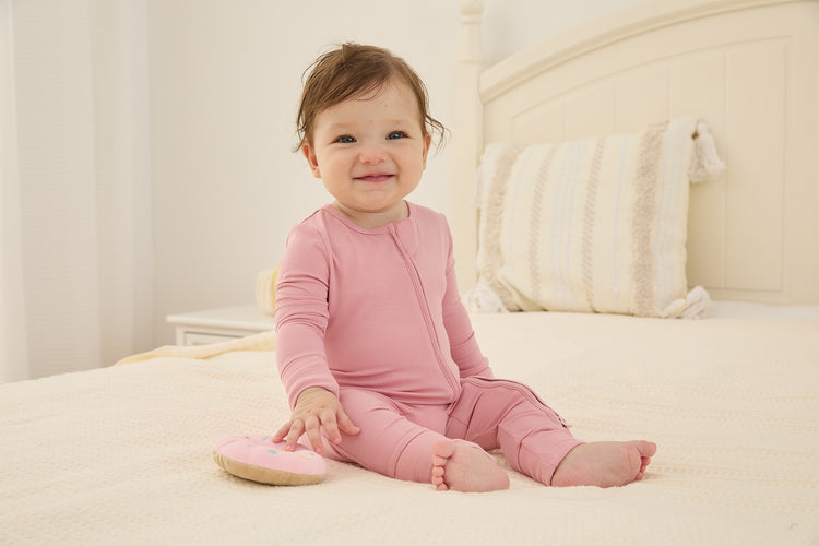 Pyjama en bambou pour bébé/enfant fille à imprimé enfantin (coupe ajustée), rose