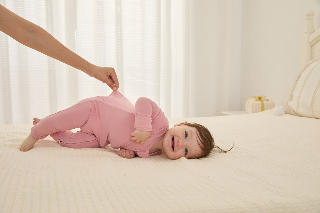 Pyjama en bambou pour bébé/enfant fille à imprimé enfantin (coupe ajustée), rose
