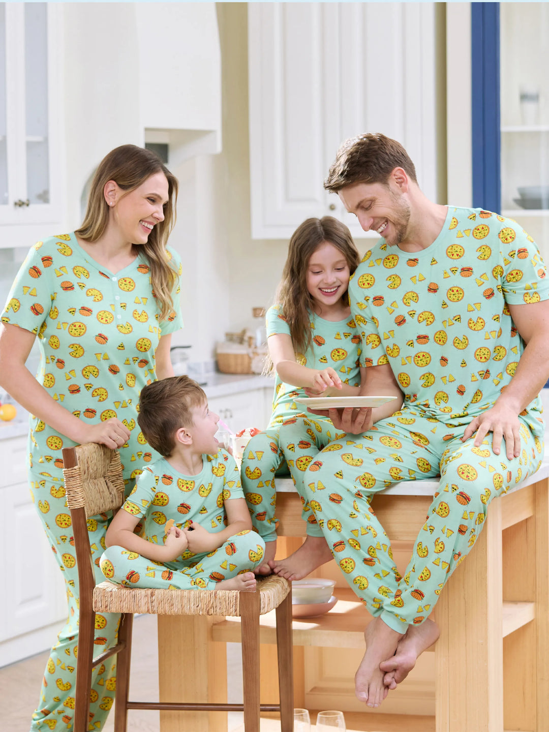 Pijamas Familiares de Bambú Mamá y Yo Verde Menta Pijama de Manga Corta y Pantalón Largo con Estampado de Tema de Comida de Dibujos Animados Lindos (Ajustado para Niños) Azul Claro