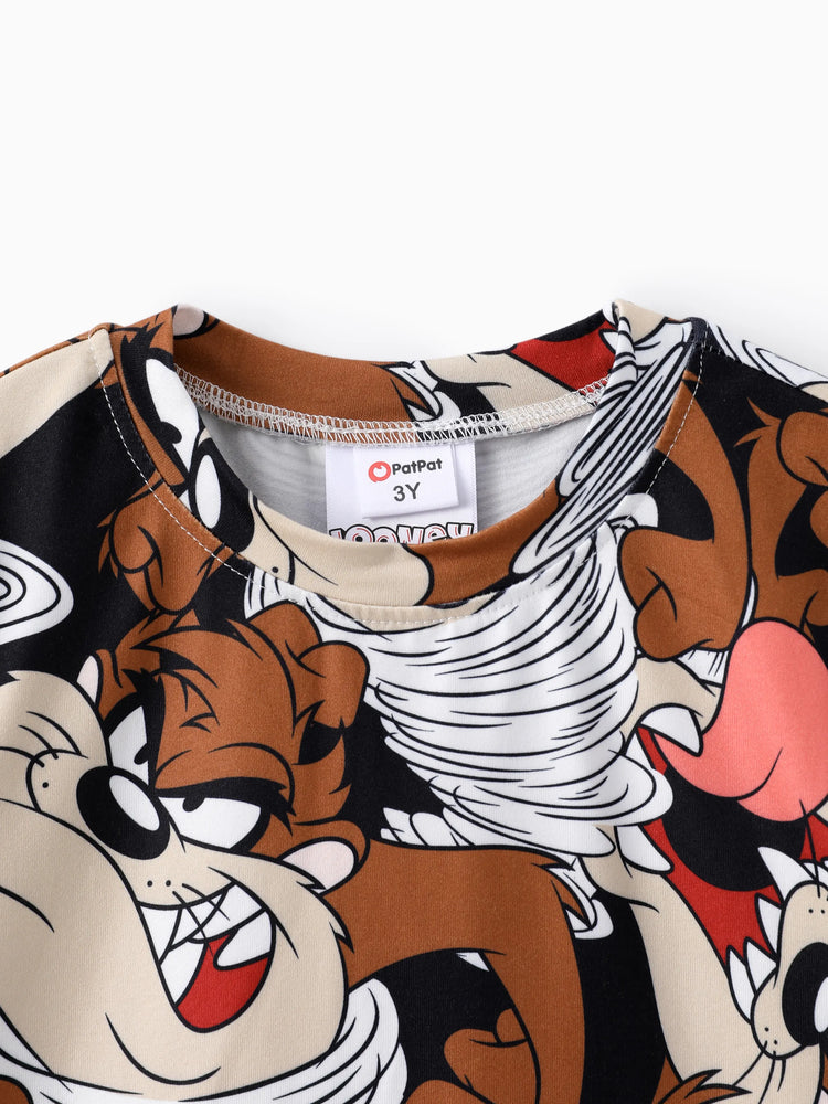Conjunto de 2 piezas de camiseta y pantalones cortos con estampado de personajes de Looney Tunes para niños pequeños, color marrón