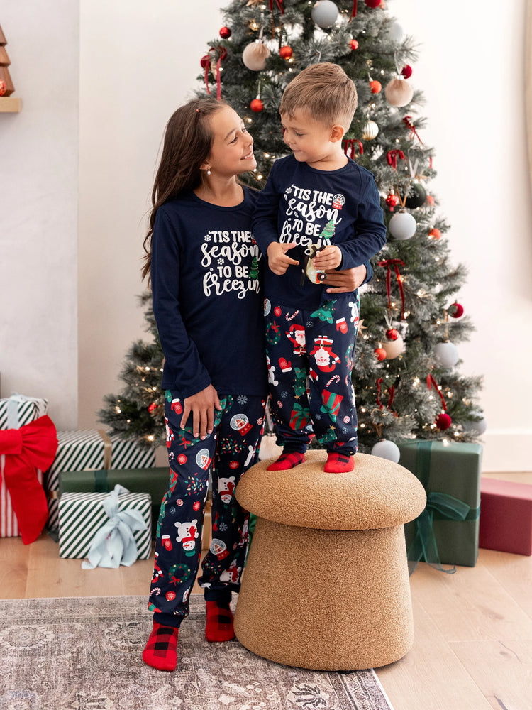 Ensemble pyjama de Noël assorti pour toute la famille, Père Noël phosphorescent, bleu foncé, avec chaussettes de Noël bleu foncé