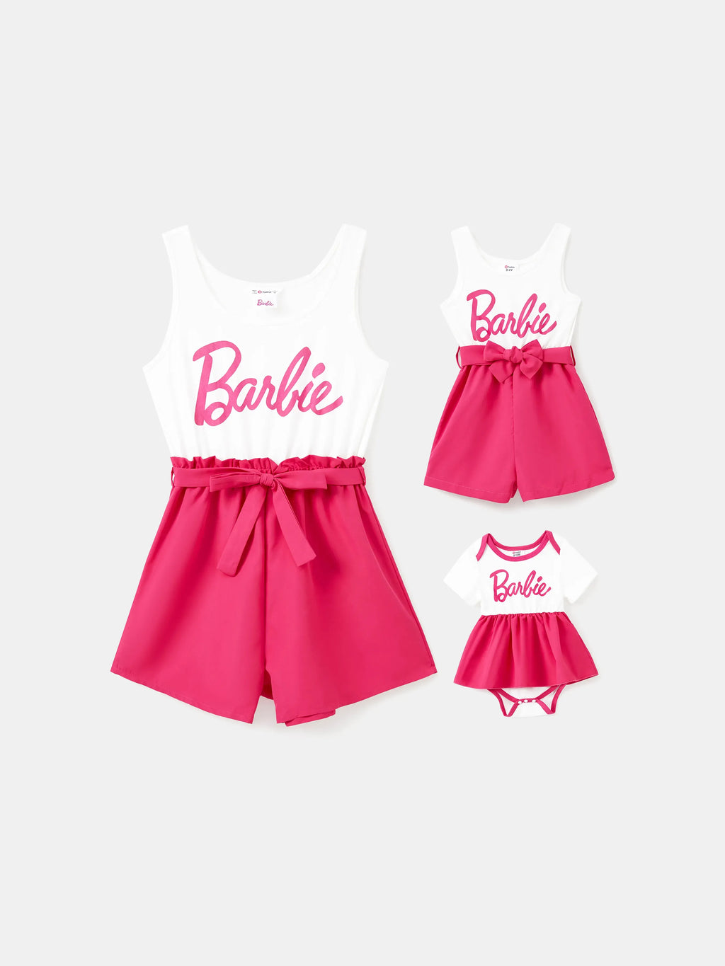 Mamá e hija usando monos tank con cinturón a juego con estampado de letras Barbie blanco - atuendo casual en casa para el Día de la Madre de Patpat