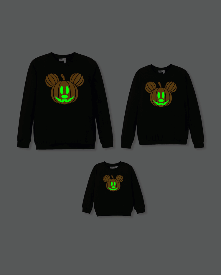 Camisetas de manga larga con estampado de calabaza a juego para la familia, de Disney Mickey y sus amigos, para Halloween, que brillan en la oscuridad, en negro