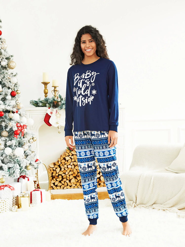 Ensemble pyjama de Noël assorti en mosaïque avec haut et pantalon renne et chaussettes de Noël, bleu foncé