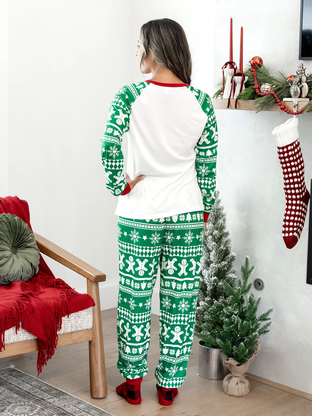 Weihnachten Passendes Familienpyjama-Set Lebkuchen und Weihnachtsbaum Print Grün PJS mit Weihnachtssocken grün