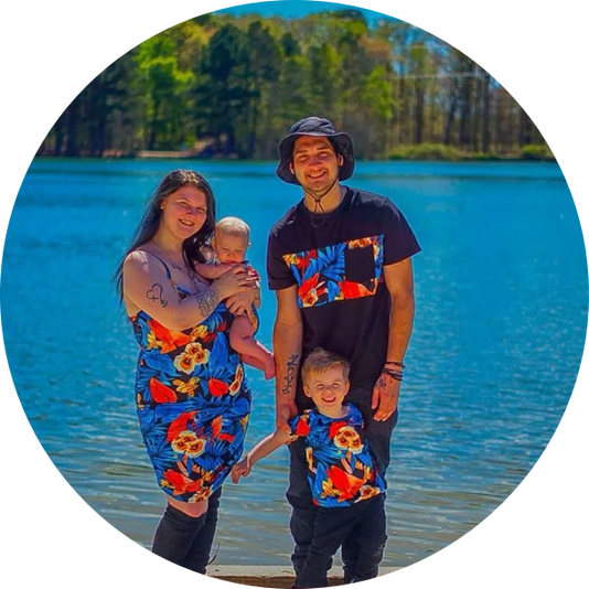 Am See abgestimmte Outfits