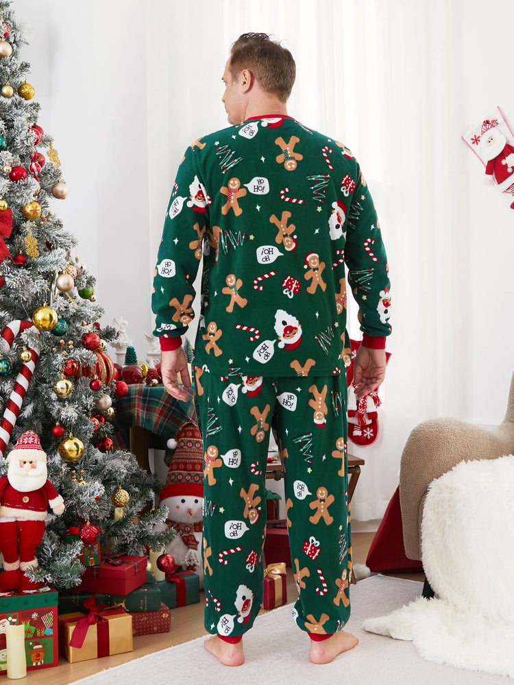 Pyjama de Noël familial assorti en polaire à manches longues et chaussettes de Noël, motif bonhomme en pain d'épices, vert foncé