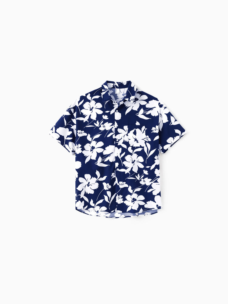 Ensemble familial assorti avec chemise à manches courtes ou robe froncée à imprimé feuilles bleu