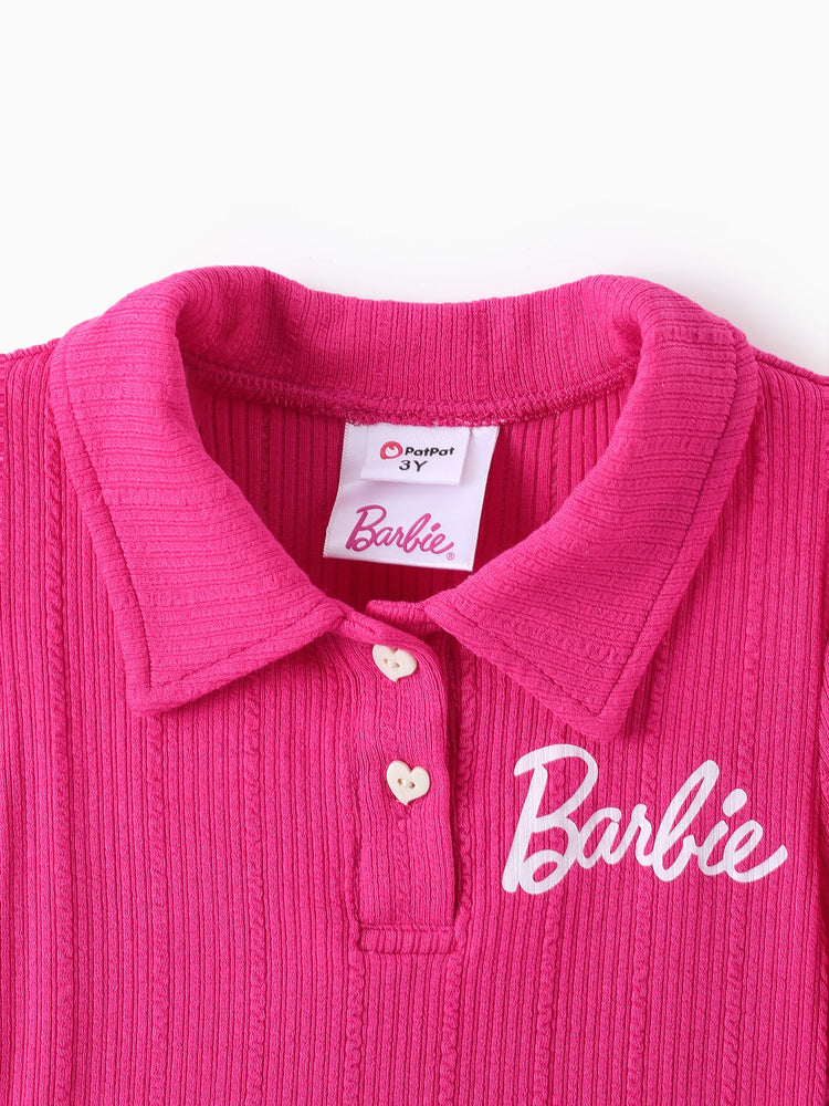 Conjunto de 2 piezas de Barbie para niña pequeña con top con mangas abullonadas y estampado del alfabeto y falda con estampado del logotipo Roseo