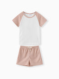 2-teiliges T-Shirt mit Raglanärmeln in Waffelmuster und einfarbigen Shorts für Kleinkinder und Jungen braun