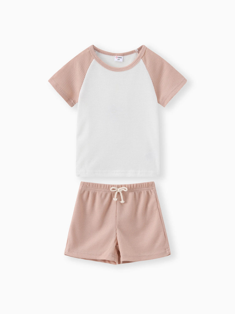 2-teiliges T-Shirt mit Raglanärmeln in Waffelmuster und einfarbigen Shorts für Kleinkinder und Jungen braun