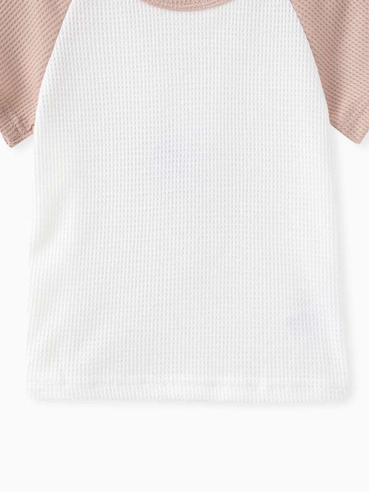 2-teiliges T-Shirt mit Raglanärmeln in Waffelmuster und einfarbigen Shorts für Kleinkinder und Jungen braun