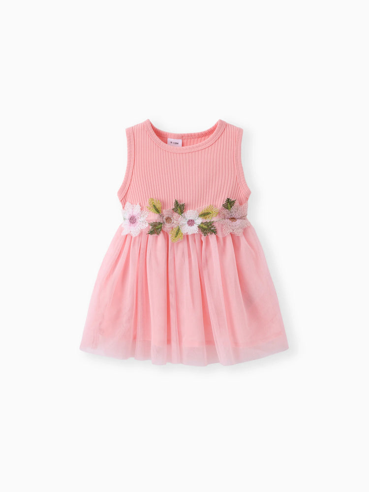 Ensemble 2 pièces pour bébé fille : veste texturée à manches longues et boutons sur le devant, et robe débardeur à empiècements en maille à motif floral, rose