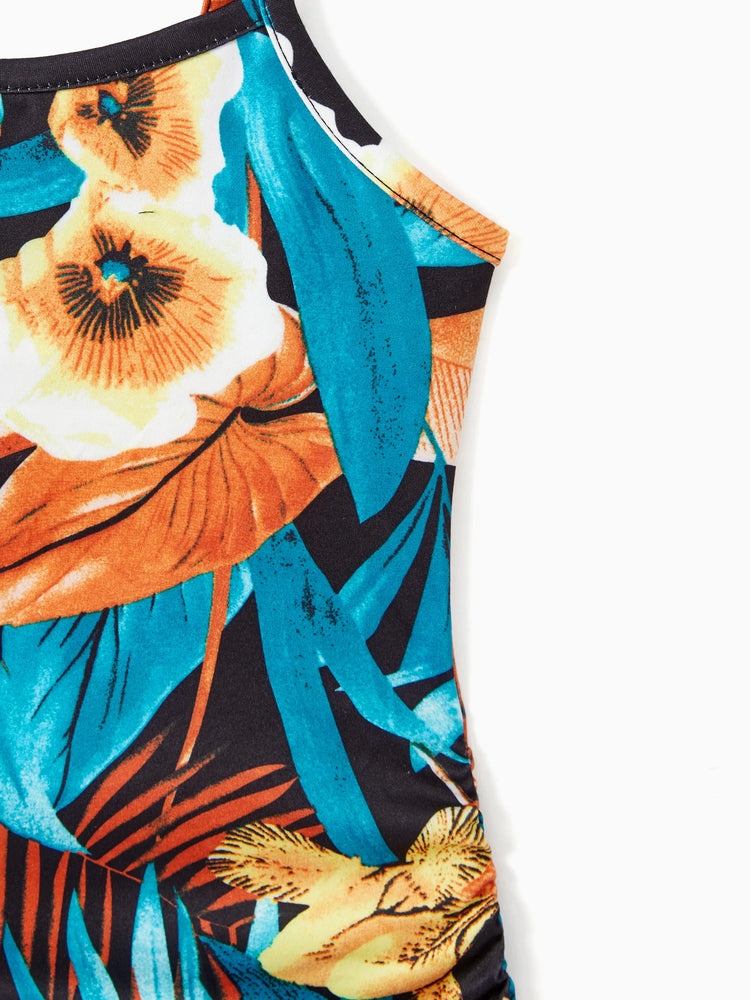 Ensembles assortis pour toute la famille : t-shirt à imprimé floral et robe à bretelles latérales avec cordon de serrage et fronces florales, noir