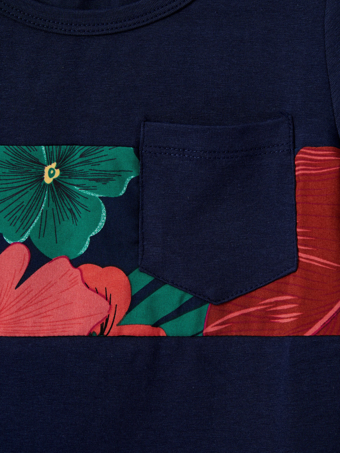 Papa und Ich Familien-Matching Sets mit Blumenmuster-Panel schwarzes T-Shirt und V-Ausschnitt Trägerkleid mit verdecktem Druckknopf Dunkelblau