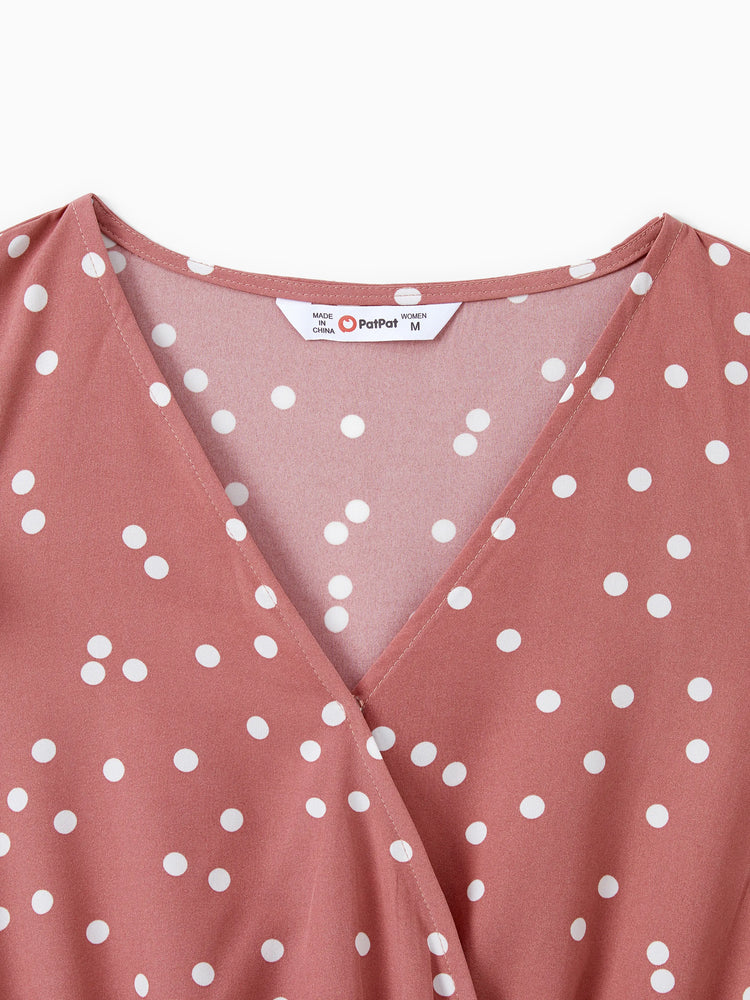 Robe cache-cœur rose à pois croisés, col en V, volants et manches flottantes pour maman et moi PinkyWhite