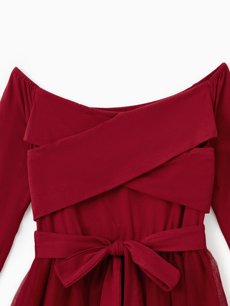 Ensembles assortis pour toute la famille : chemises à carreaux et robes rouges en maille épissée avec ceinture bordeaux