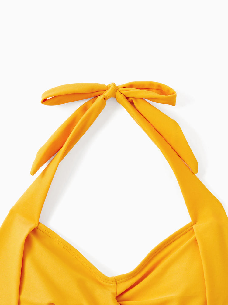 Maillot de bain deux pièces ou short de bain assorti à imprimé citron et col licou uni multicolore