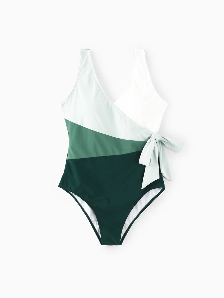 Bañador familiar a juego con bloques de color o traje de baño cruzado con escote en V lateral multicolor