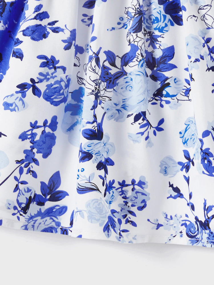 Eleganter Blumenanzug im Familienlook in mittlerer Dicke, kurzen Ärmeln, normaler Passform blau