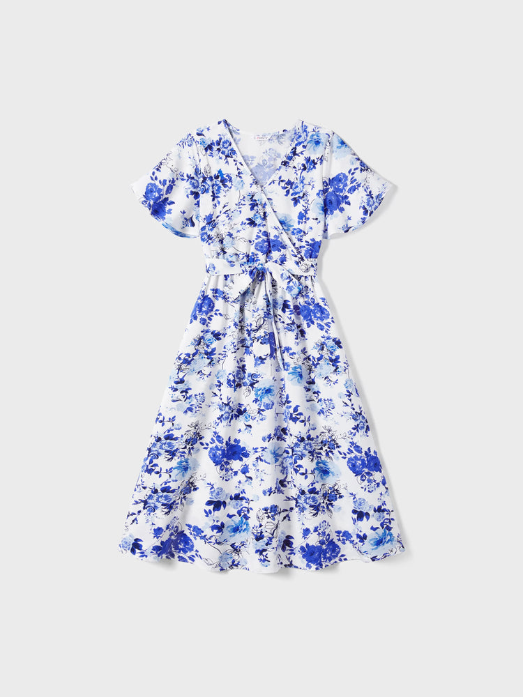 Eleganter Blumenanzug im Familienlook in mittlerer Dicke, kurzen Ärmeln, normaler Passform blau
