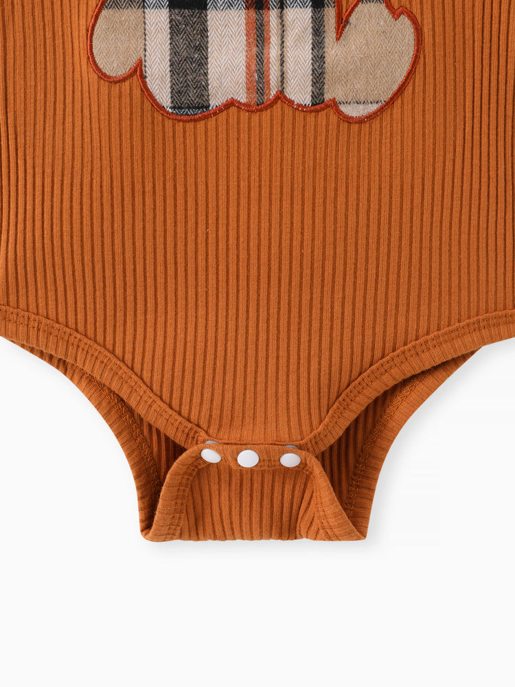 Ensemble 3 pièces pour bébé fille, barboteuse à volants brodée style ours, jupe à carreaux et bandeau, marron