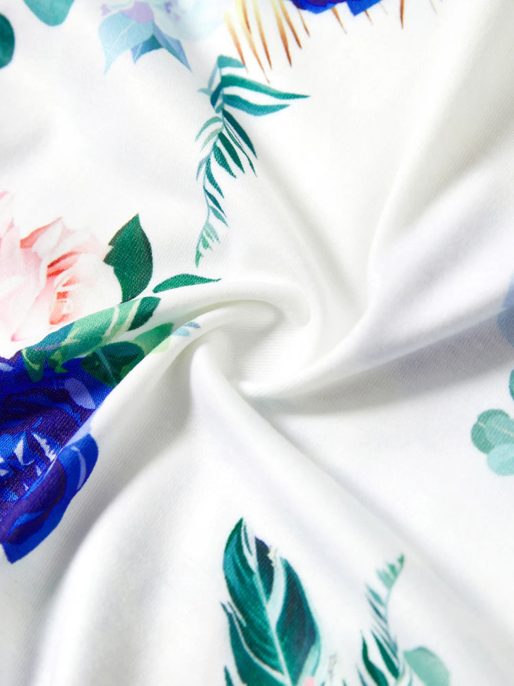 Ensemble familial assorti composé d'un t-shirt à imprimé floral et d'une robe trapèze à ceinture boutonnée et à volants bleu ciel clair