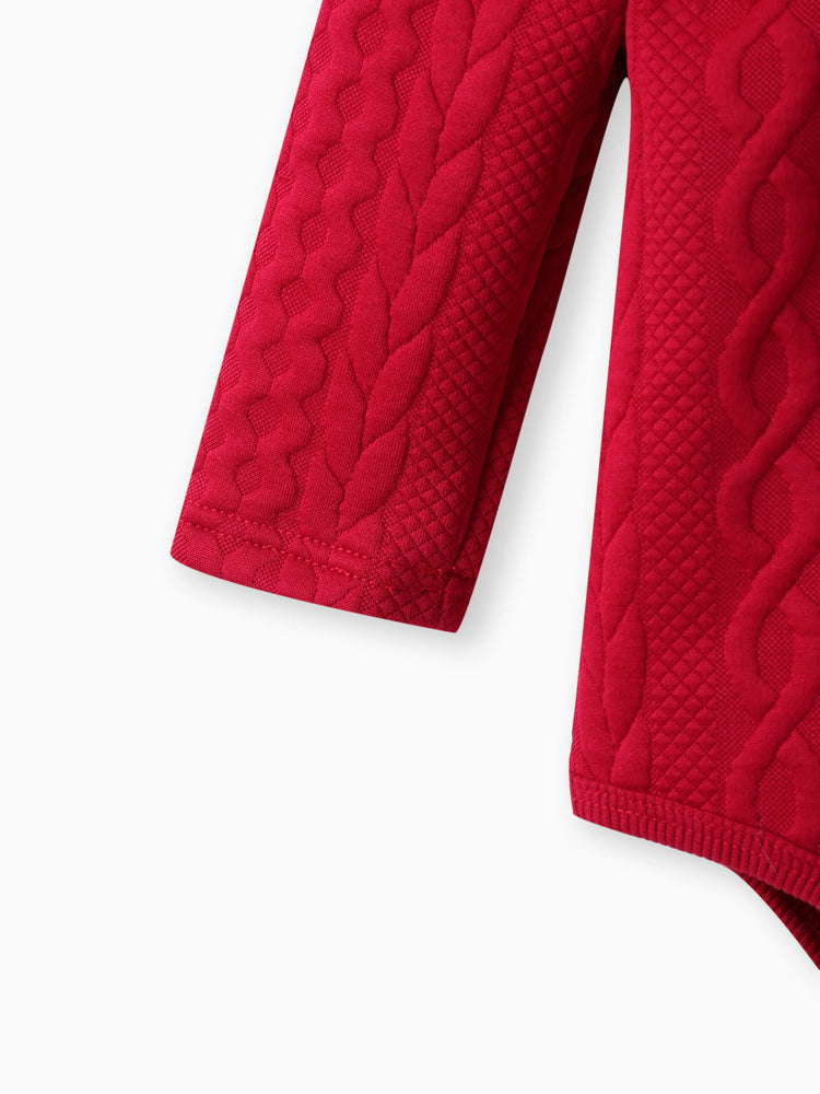 Ensemble 2 pièces bébé garçon/fille avec barboteuse à capuche texturée et pantalon rouge