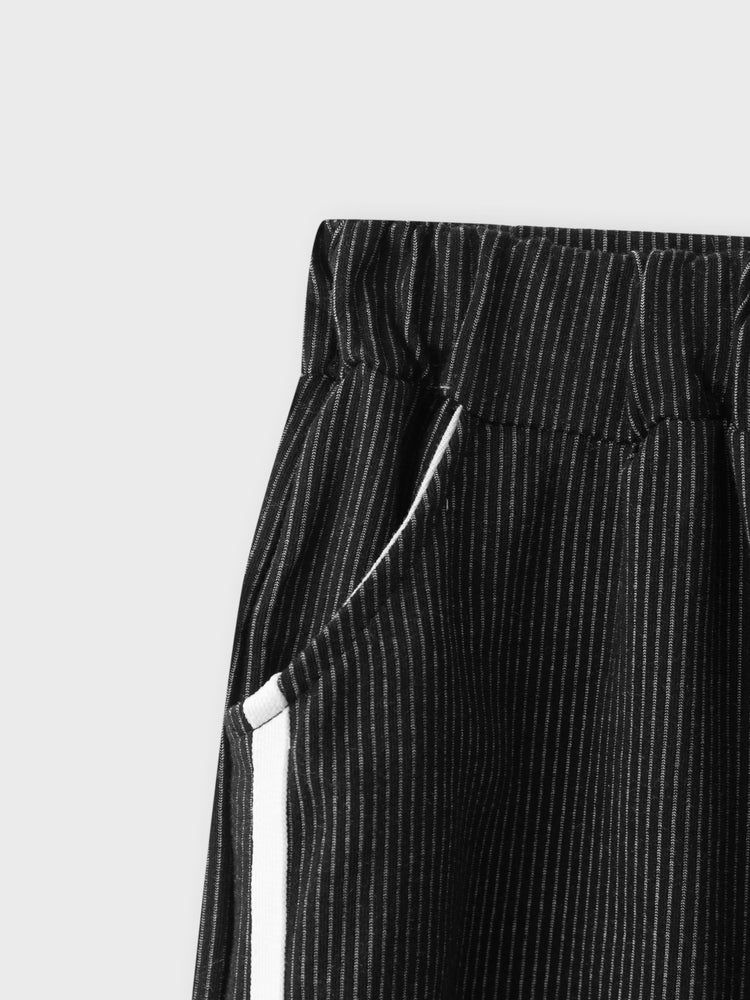 3-teilige Kind Junger Brief Bärendruck weißer Langarm-T-Shirt, Bomberjacke und elastische Hose Set khaki