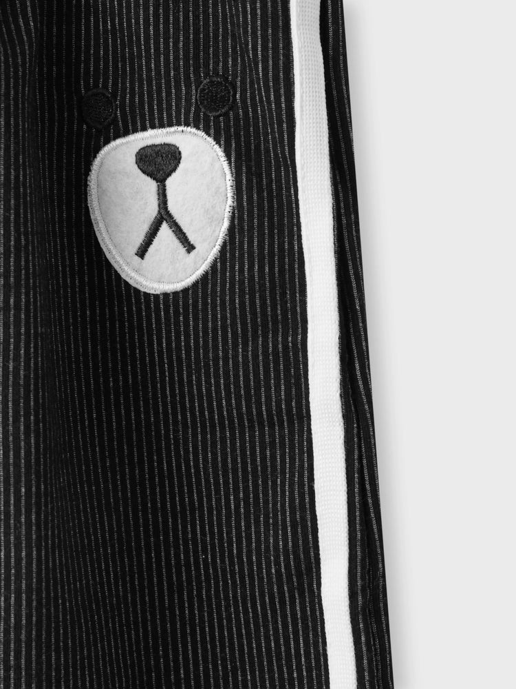 3-teilige Kind Junger Brief Bärendruck weißer Langarm-T-Shirt, Bomberjacke und elastische Hose Set khaki