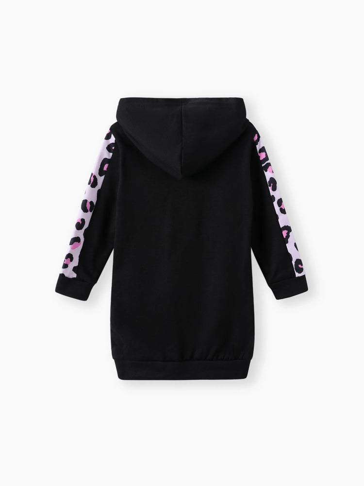 Kleinkind Mädchen Brief Leopardenmuster schwarz langärmliges Kapuzen-Sweatshirtkleid schwarz