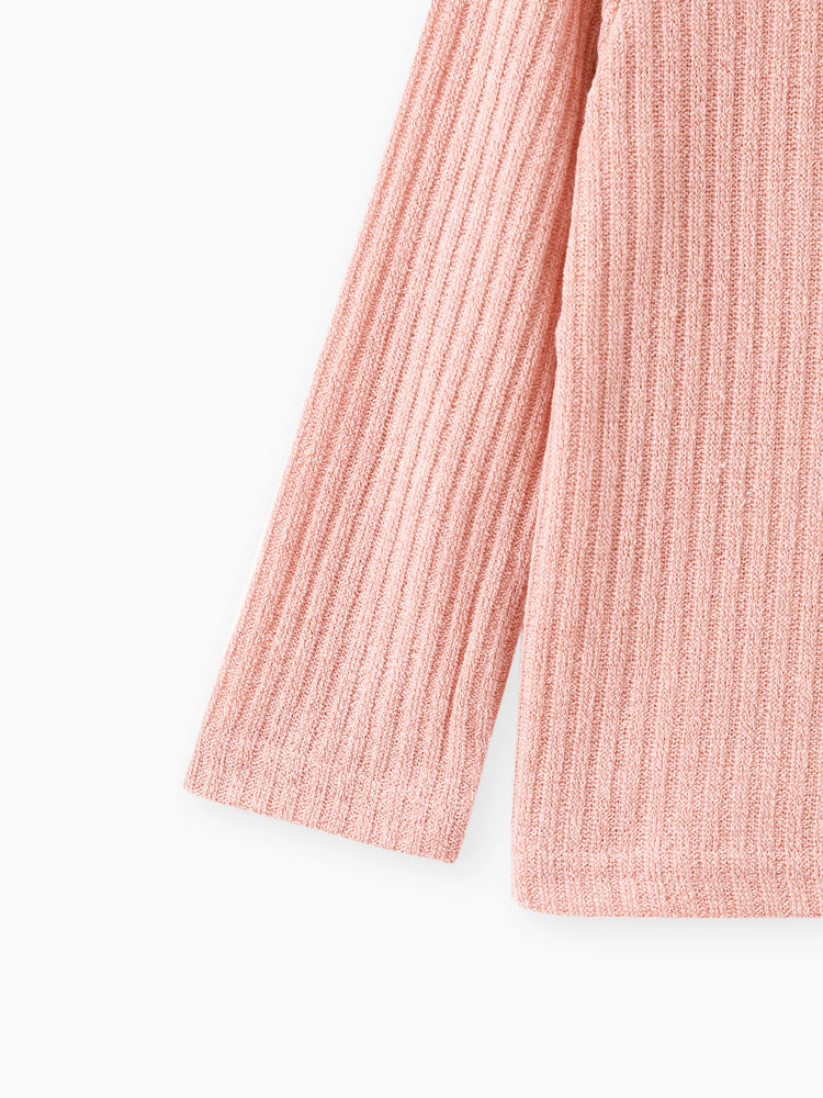 Camiseta texturizada de cuello alto para niña pequeña, color rosa