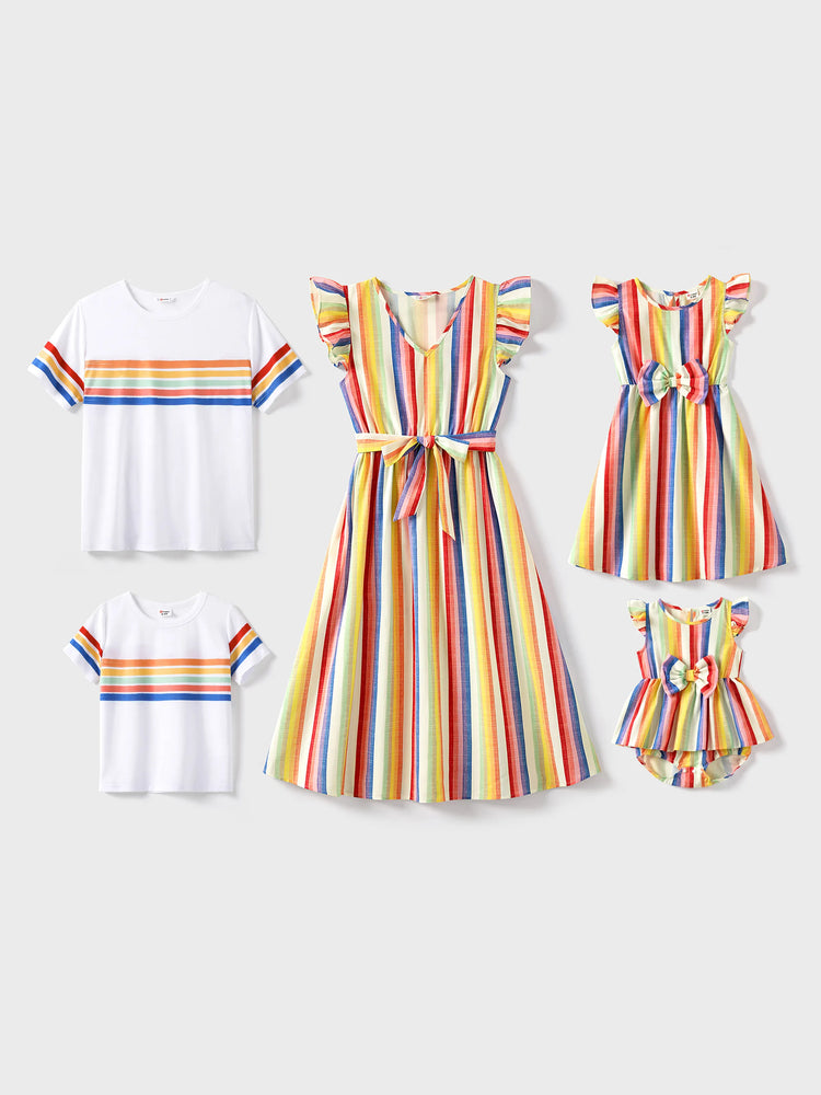Conjuntos familiares a juego de vestidos con cuello en V, mangas abullonadas y camisetas de manga corta a rayas de colores originales en blanco