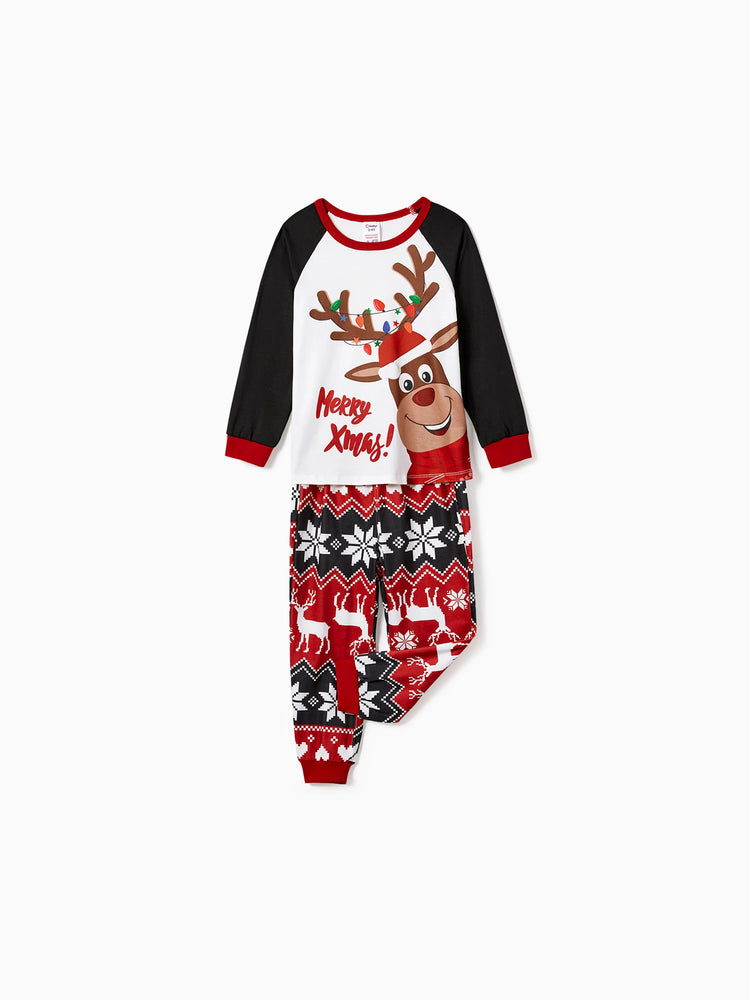 Ensemble pyjama assorti pour toute la famille avec imprimé renne de Noël et chaussettes de Noël noires