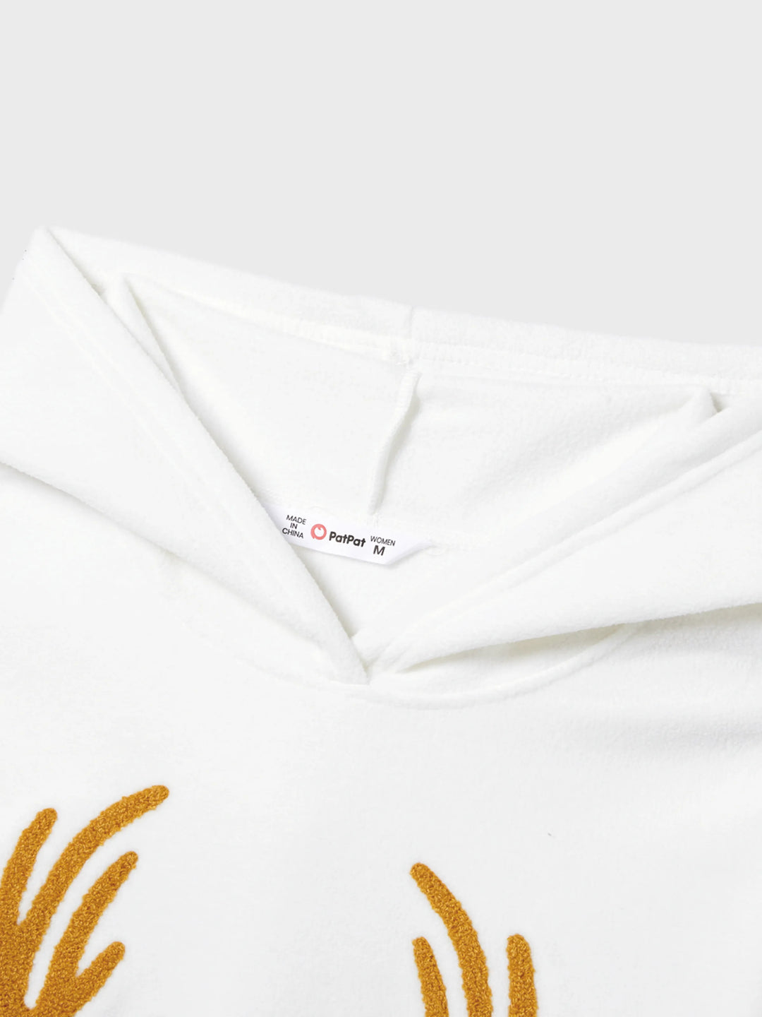 Weihnachtliche Familienpartner-Lettering Bestickte Langarm-Kapuzen-Fleece-Pyjama-Sets mit Weihnachtssocken Weiß