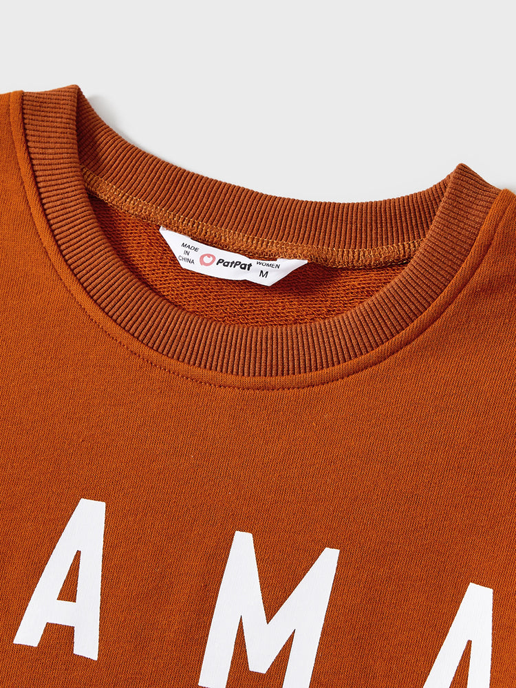 Hauts assortis à manches longues et col rond imprimé lettres « Maman et moi » multicolores