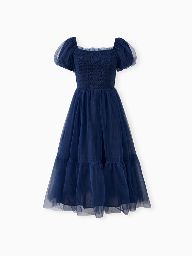 Ensembles familiaux assortis : chemise à manches longues à carreaux ou robe élégante en tulle à manches bouffantes et corsage froncé bleu roi