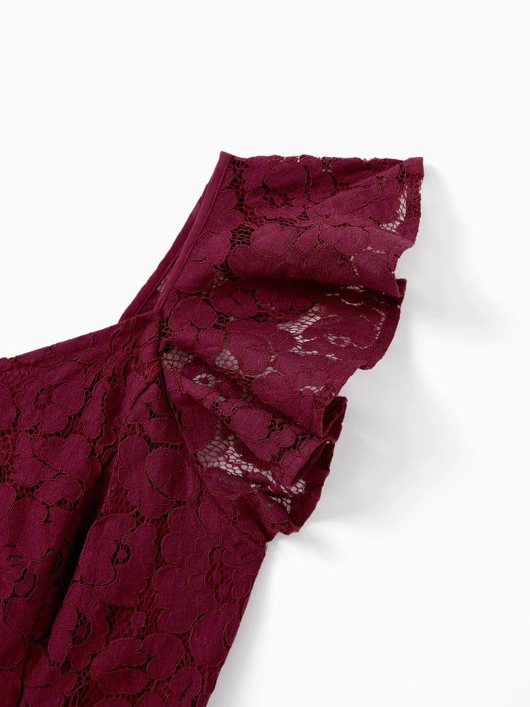 Ensembles familiaux assortis : chemise à carreaux ou robe trapèze à manches volantées en dentelle bordeaux